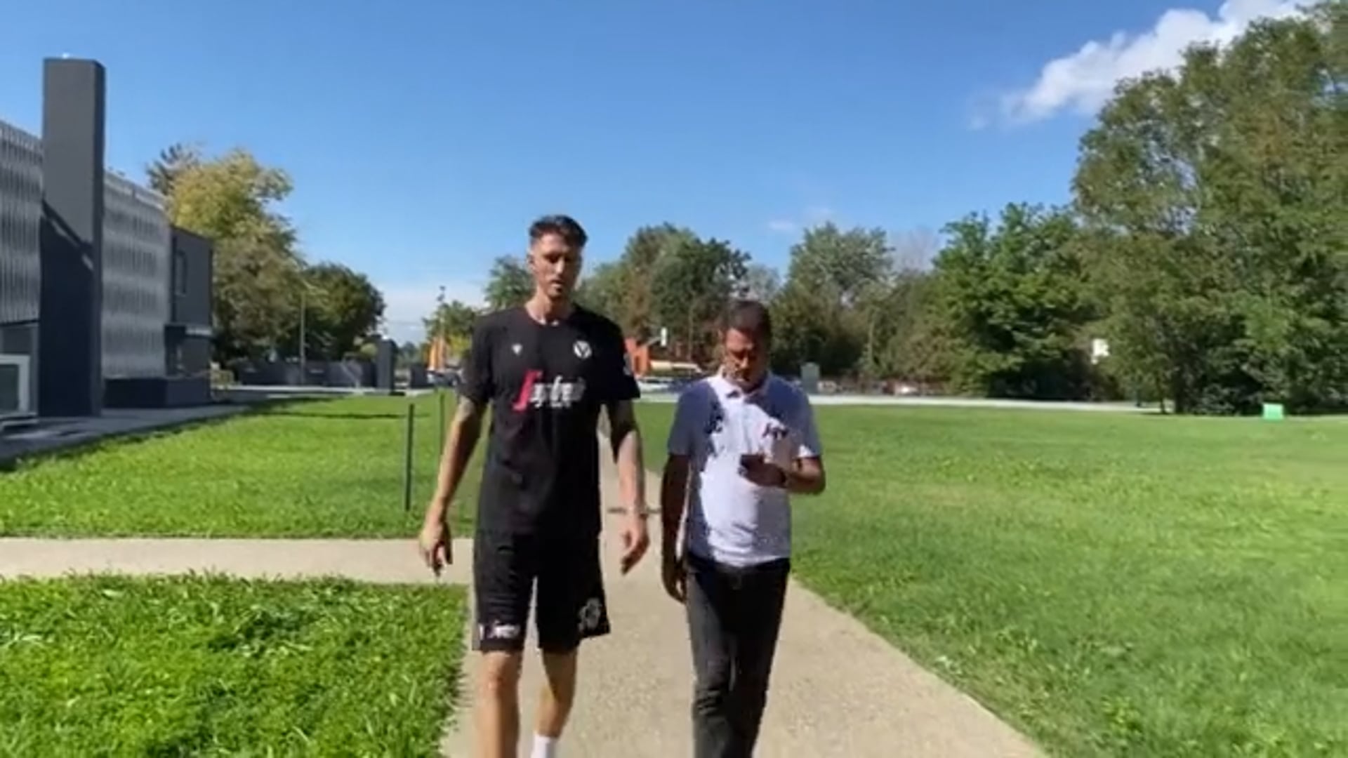 Polonara sta meglio. La moglie lo racconta a “Le Iene”