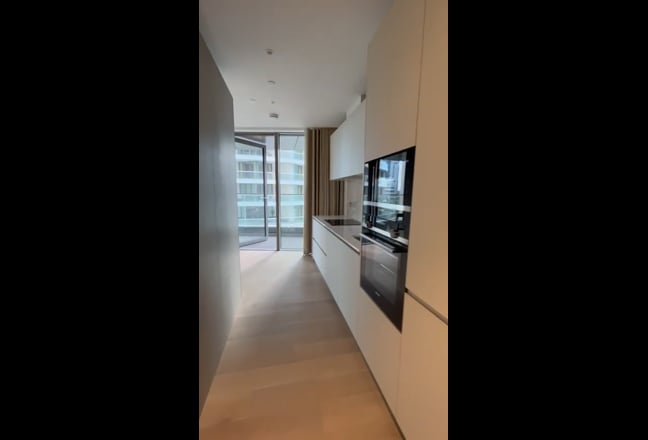 Modern Studio in Canary Wharf (Vertus) Main Photo