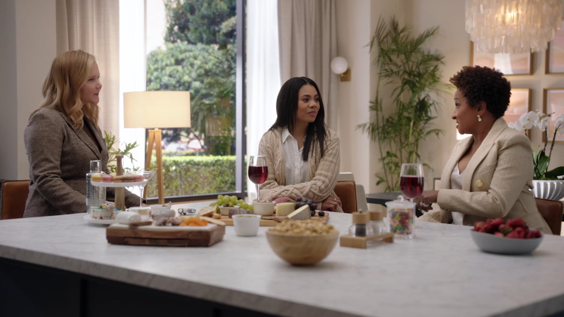 THE OSCARS | Regina Hall, Amy Schumer, and Wanda Sykes