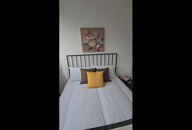 Stunning views of London near Canary Wharf! Main Photo