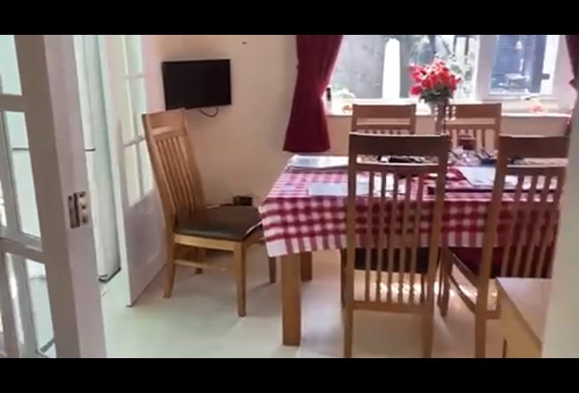 Warm double room with cleaner coming weekly Main Photo