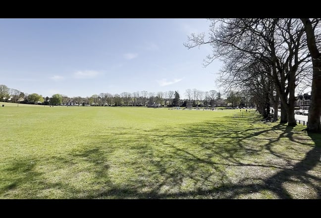 Beautiful Home Opposite Park Main Photo