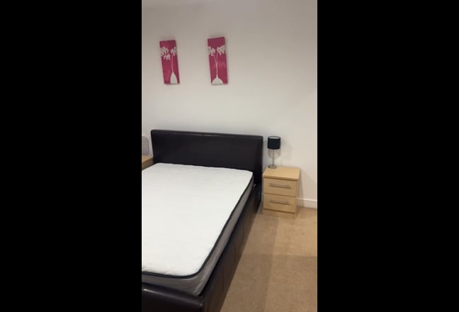 Ensuite Big Room with private Balcony  Main Photo