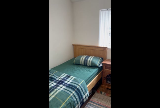 Single room in convenient location for 2 months Main Photo