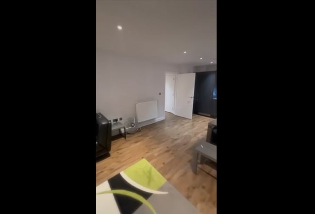 Spacious Double Room Near Queen Elizabeth Line Main Photo