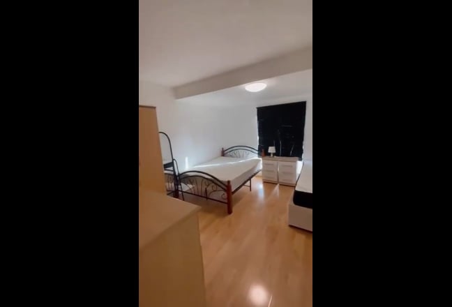 Spacious one bedroom flat  Main Photo