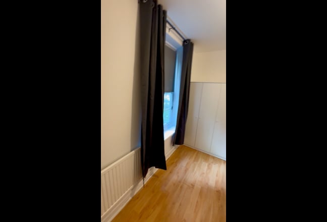 Cosy double room flat share off Wandsworth Road  Main Photo