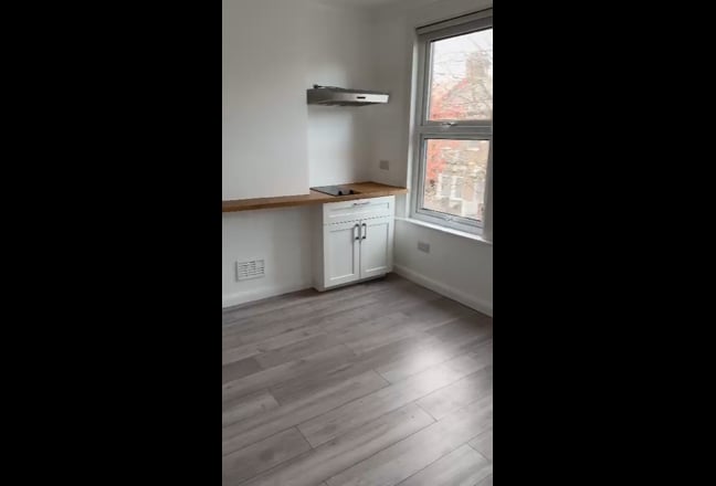 🟢 4 Furnished Studios in the Same Property –  Main Photo