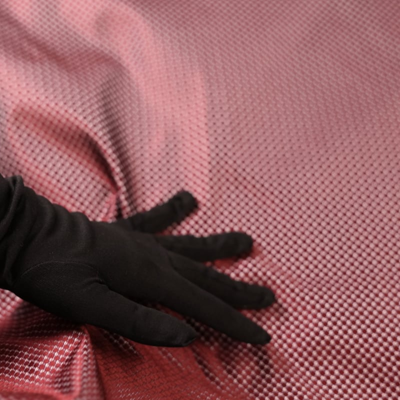 Vidéo: Jacquard 100% soie - Cachemire blanc fond bordeaux