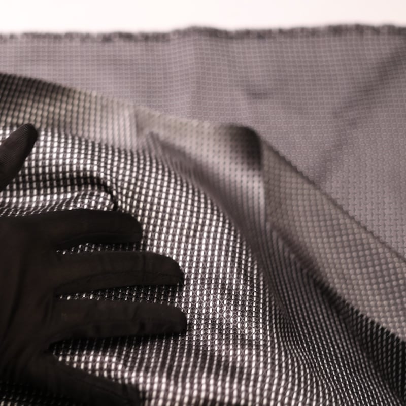 Vidéo: Jacquard 100% soie - Motif géométrique gris anthracite