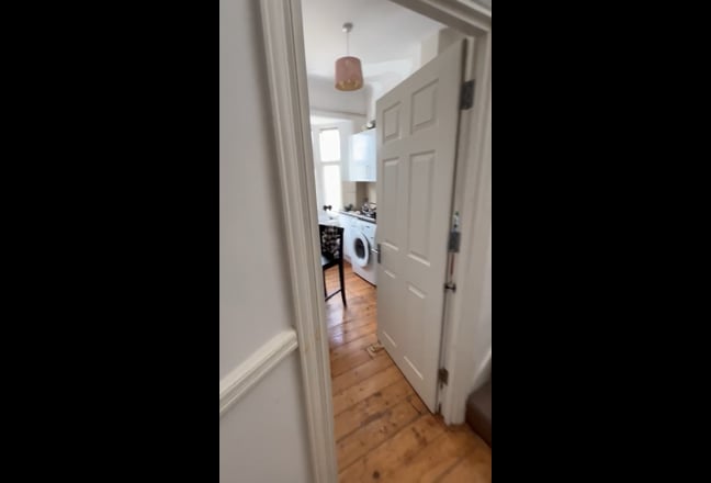 Spacious En-suite room, 5 min - Station -Picc Line Main Photo