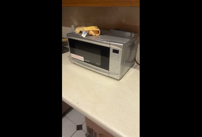 1 Double Room at 227 Westleigh Lane Leigh WN7 5Nw  Main Photo