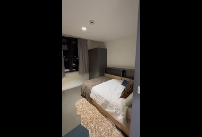 Modern Ensuite Room (All Bills Included) Main Photo