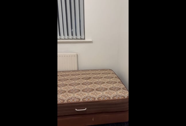 Spacious single room in Aylesbury  Main Photo