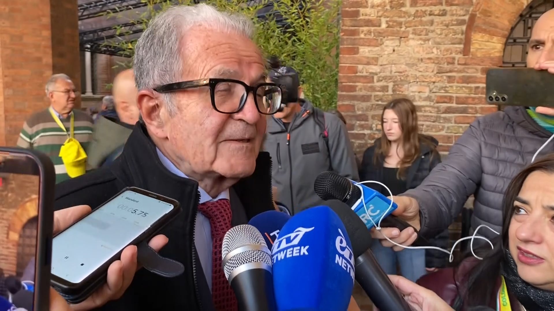 Prodi: Trump vede Orban per spaccare l’Europa. “Siamo all’infamia”