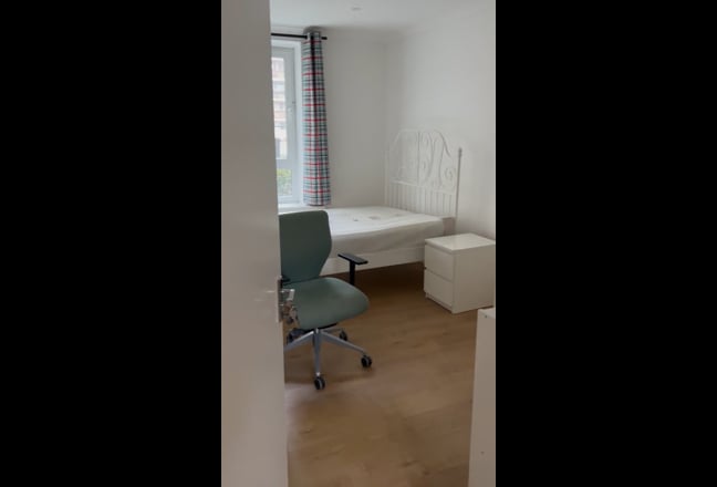Double Room 10’ from Guy’s Hospital/London Bridge Main Photo