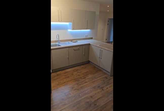 En-suite room to let  Main Photo