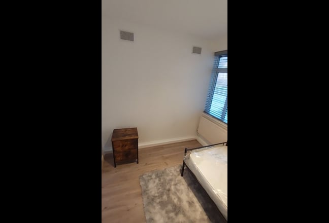 Single Room Main Photo