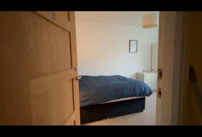 Available - Stylish Double Bedrooms In Whitworth Main Photo