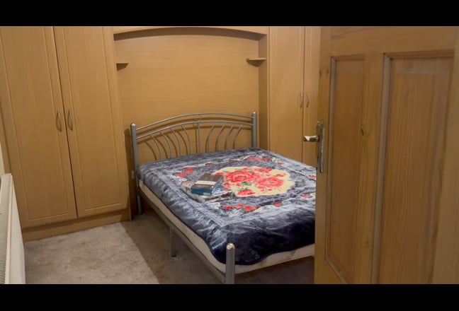 Double room to let- Newbury Park Main Photo