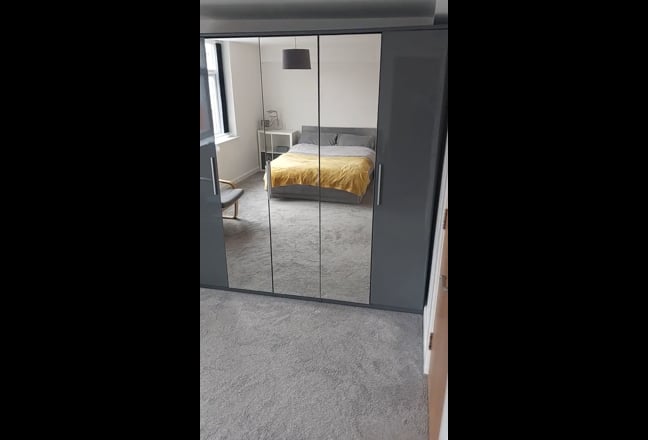 Large Modern Double Room by canal Droylsden Main Photo