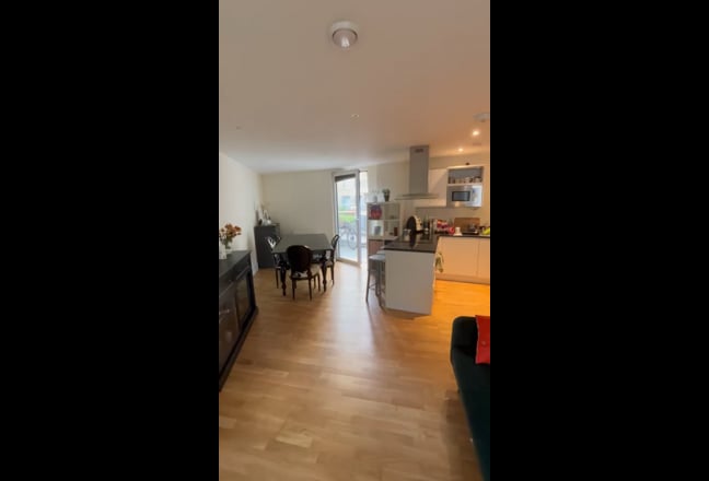 Cozy Double Room in 3-Bed Flat Main Photo