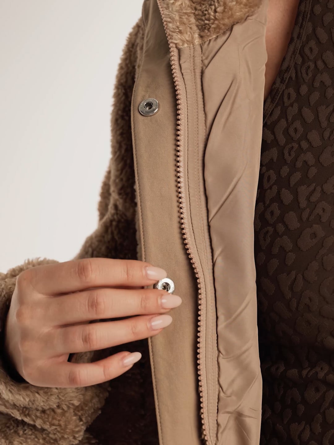 ג’קט חמים מבד sherpa