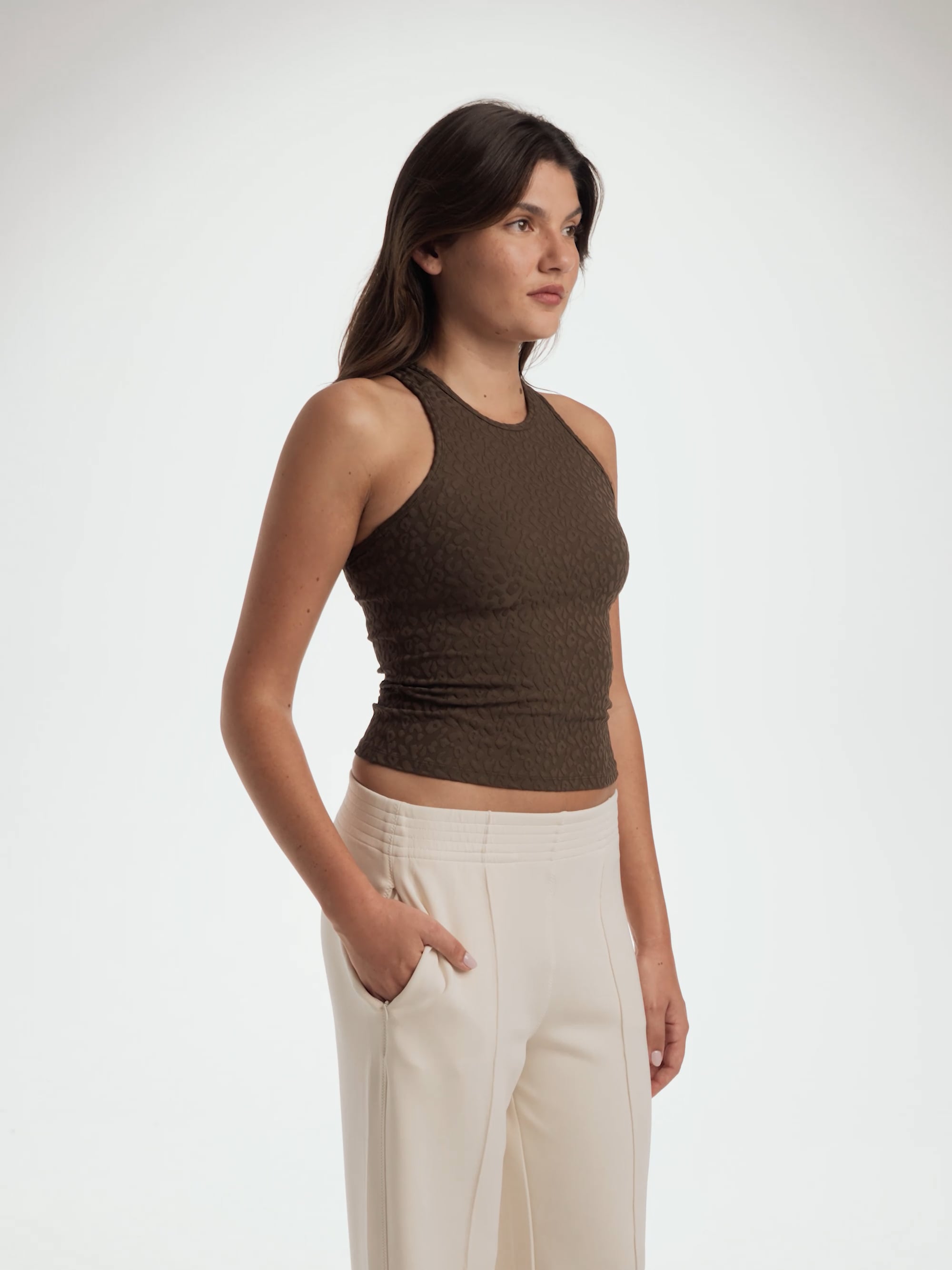 גופייה עם חזייה פנימית ilios ג’קארד