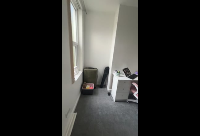 Bedroom + shared use of WFH office in Fratton  Main Photo