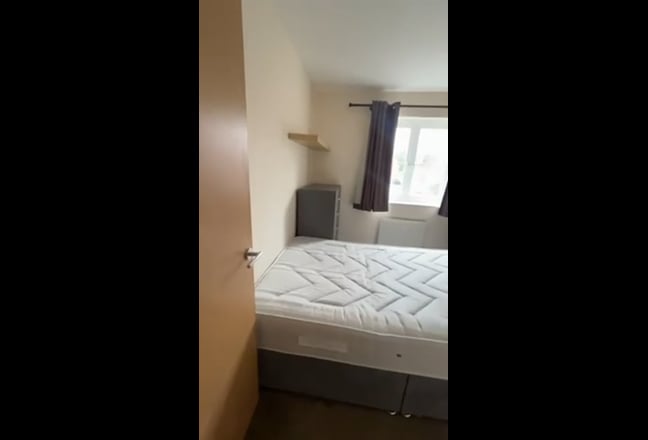 Double Room available in 2bed room shared flat. Main Photo