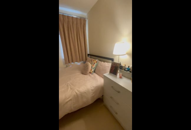 1 Spare room with family of 3  Main Photo