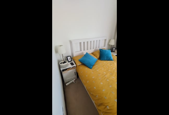 Spacious double bedroom with En-suite near station Main Photo