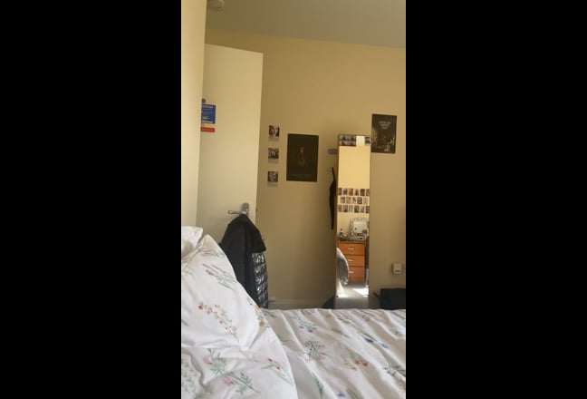 Double-Room in Dundee Main Photo