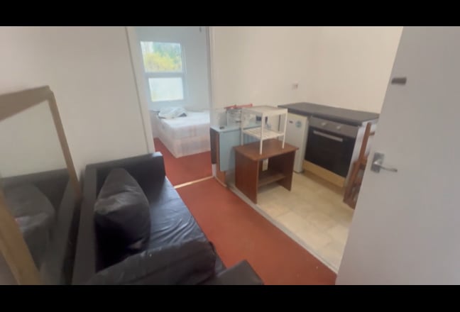 Small 1 Bed Flat, Haringey / Finsbury Park  Main Photo