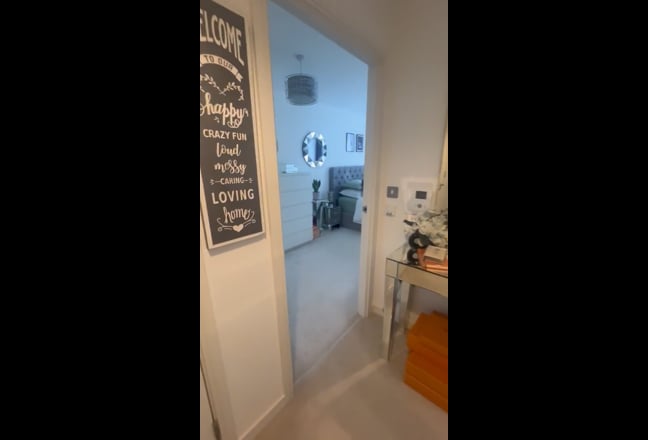 Luxury & Modern One Bedroom Apartment Short Let Main Photo