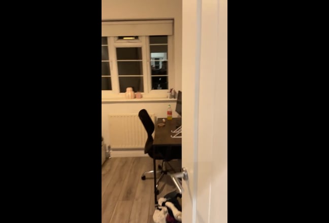 Bright Single Room in Peaceful Clapham Flat Main Photo