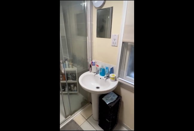 Room to Let in Zone 1 - East London Main Photo