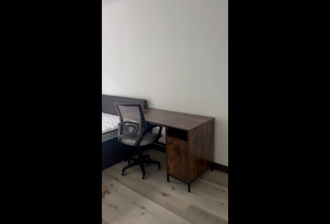 Double room for rent in Hayes 3 BHK Main Photo