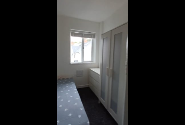 Single room available for immediate move in Main Photo