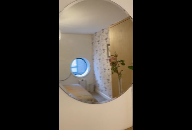 1 double bedroom available in  spacious 2 bed flat Main Photo