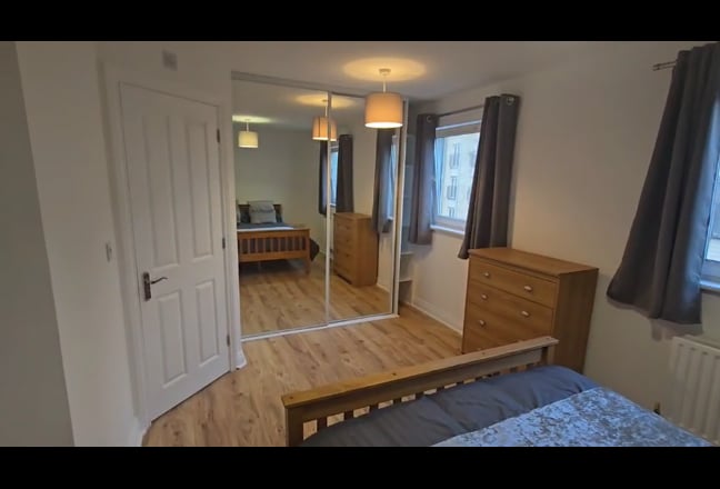 New Ensuite. All Bills Inc, 9min walk West Quay Main Photo