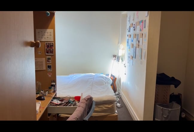 Comfortable Ensuite room Available in prime area Main Photo