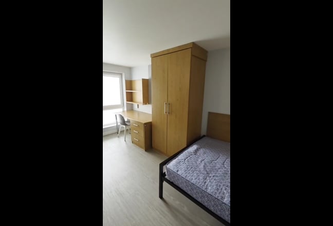 En-Suite Studio Main Photo