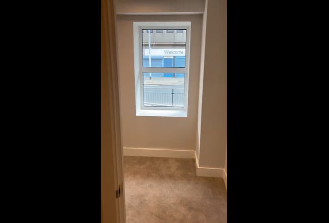 The Perfect Couple's Retreat: Modern 1 bed flat Main Photo