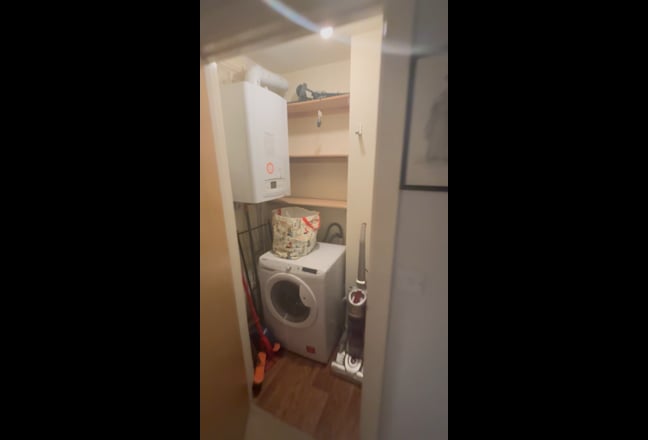 Double room in 2 bed Flag in Stokes Croft  Main Photo