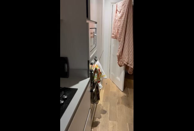 En Suite Available in Angel for one month  Main Photo