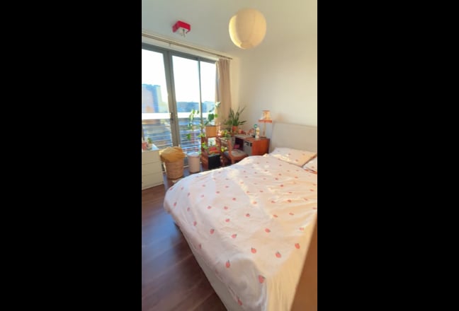 Bright Ensuite Room in Beautiful Haggerston Flat  Main Photo