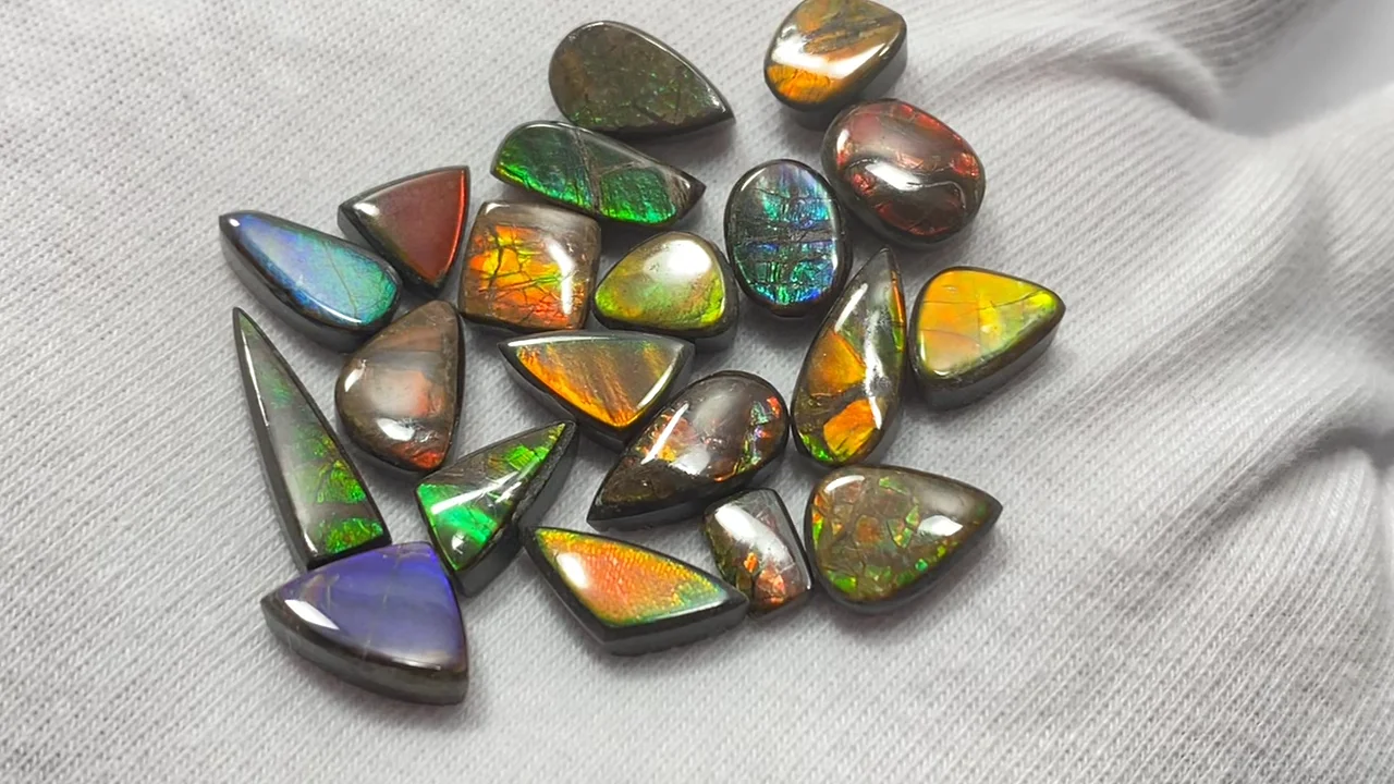 動画】【1点もの】アンモライトAAA- ルース 20粒セット NO.31 - 天然石