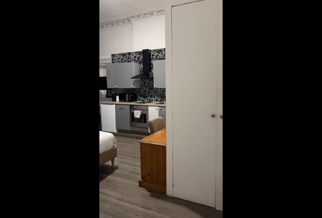 Studio For Rent Main Photo