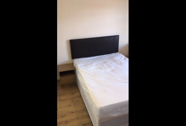 Hillingdon Large Ensuite Double room  Main Photo